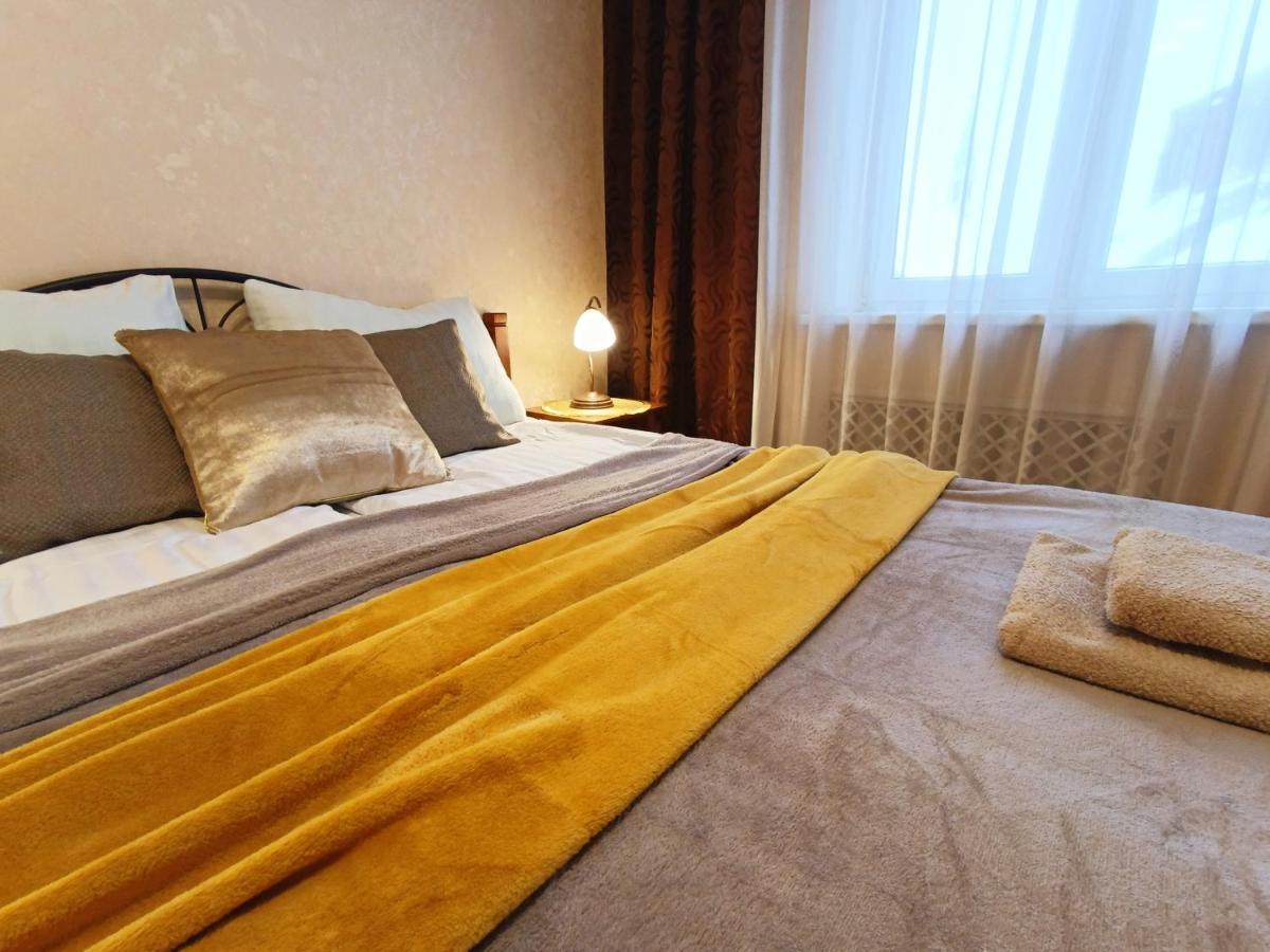 Old Town Retreat With Stunning Views 2 Bedroom Apartment Nearby The Church Of Saint Peter 리가 외부 사진